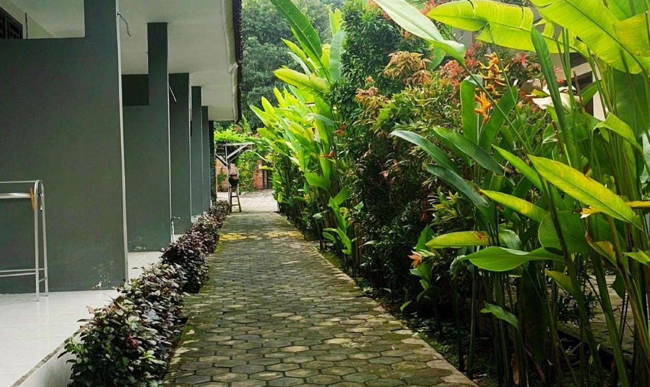Oyo 2864 Mangsit Garden Homestay Exterior photo